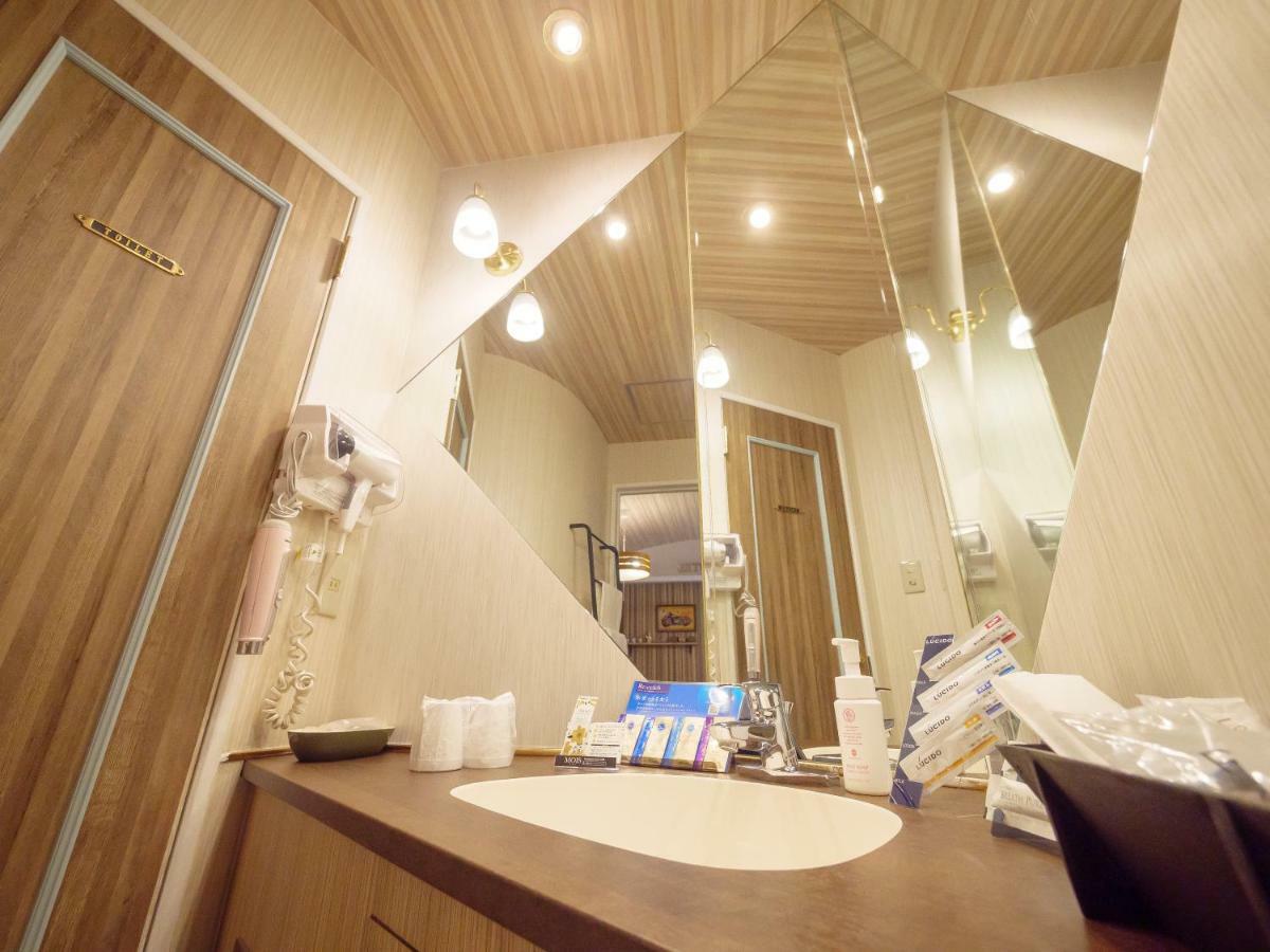 Loft Hotel Tokyo #Meguro ภายนอก รูปภาพ